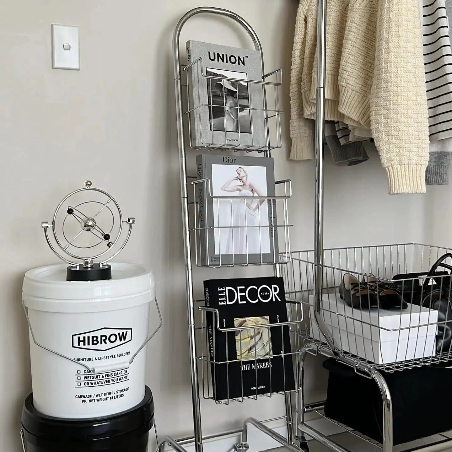 Modern Minimalist Magazine Rack-3