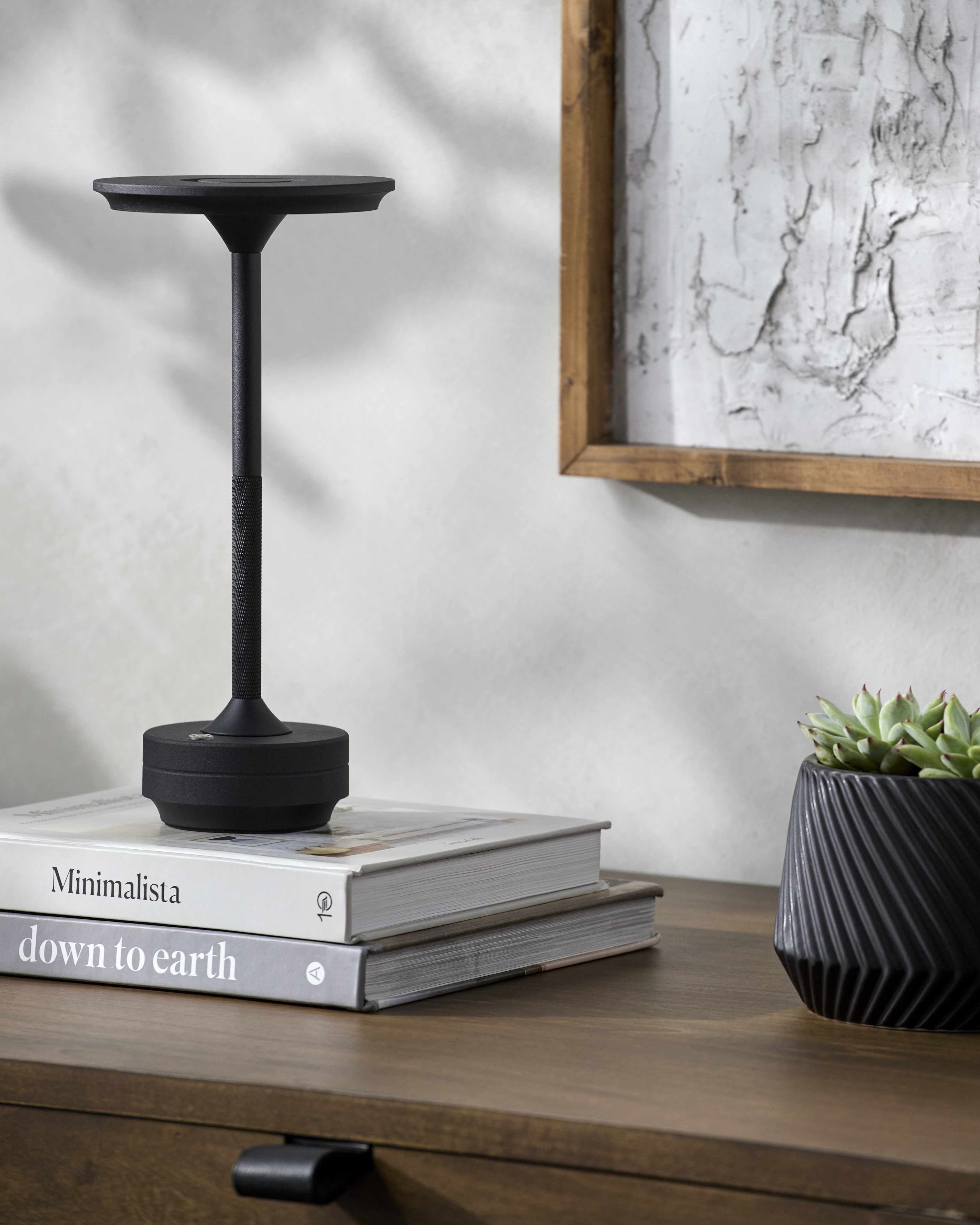 Carbellino Black Table Lamp-3
