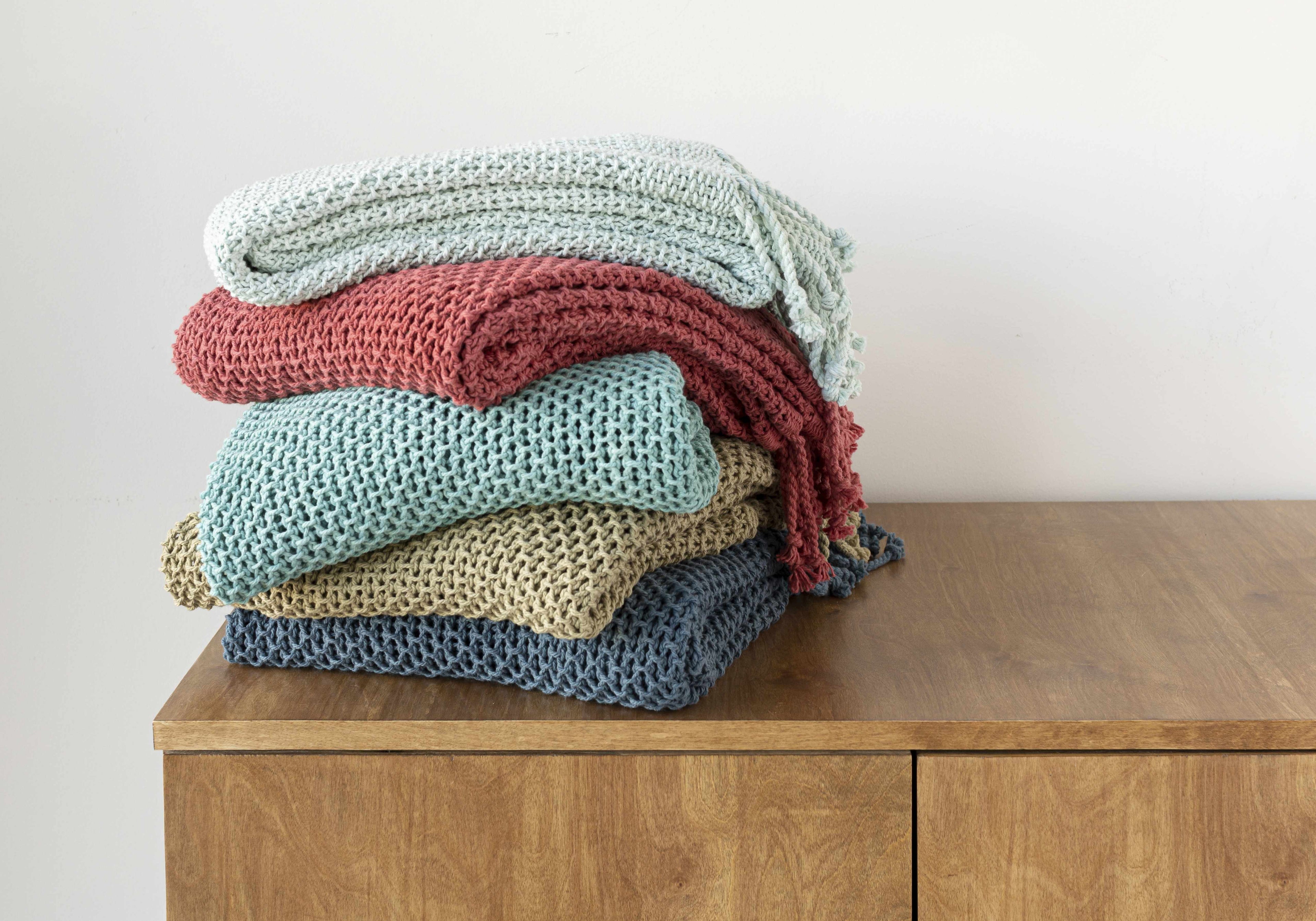 Sesteadero Throw Blanket-2