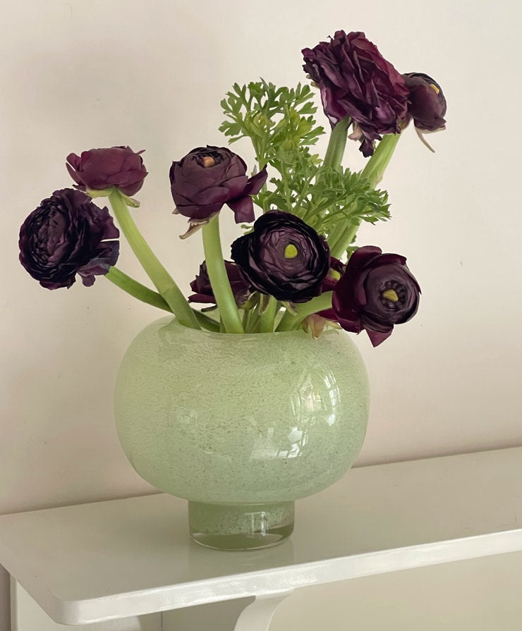 Green Round Glass Flower Vase-1